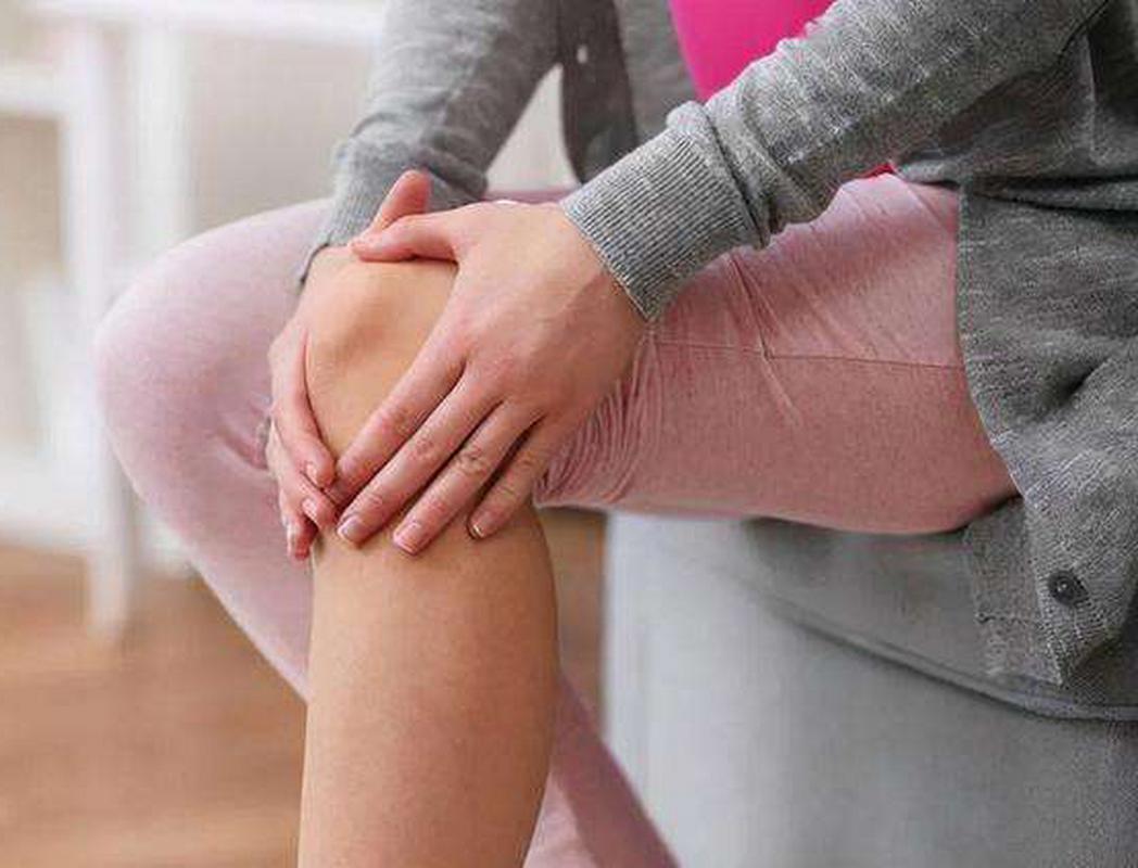 膝盖走路的时候会软一下,走路时膝盖突然闪痛并软了一下