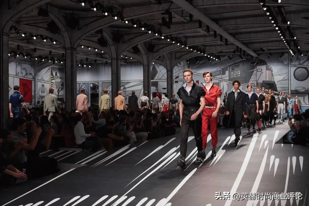 从「阿童木靴」到「马里奥鞋」，二次元席卷时尚界