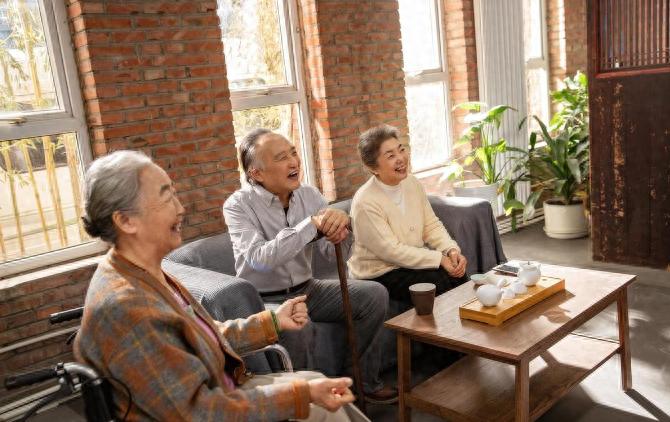 那年，我硬生生的被一个女生灌醉，第二天醒来发现躺在她的床上