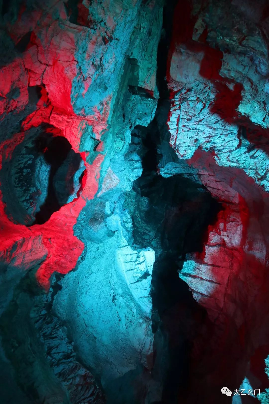 北京八奇洞显圣龙潭,最近发现的最大溶洞