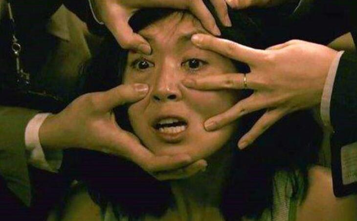 越南新娘在新加坡不满被叫小三教唆继女毒害生母，还羡慕娶越娘？