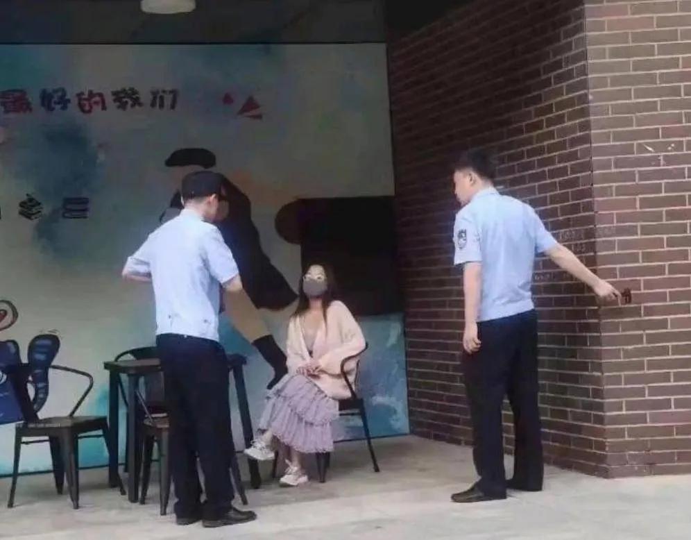 天津大学食堂男生被女生泼饭后续,天津大学食堂男生被女生泼饭