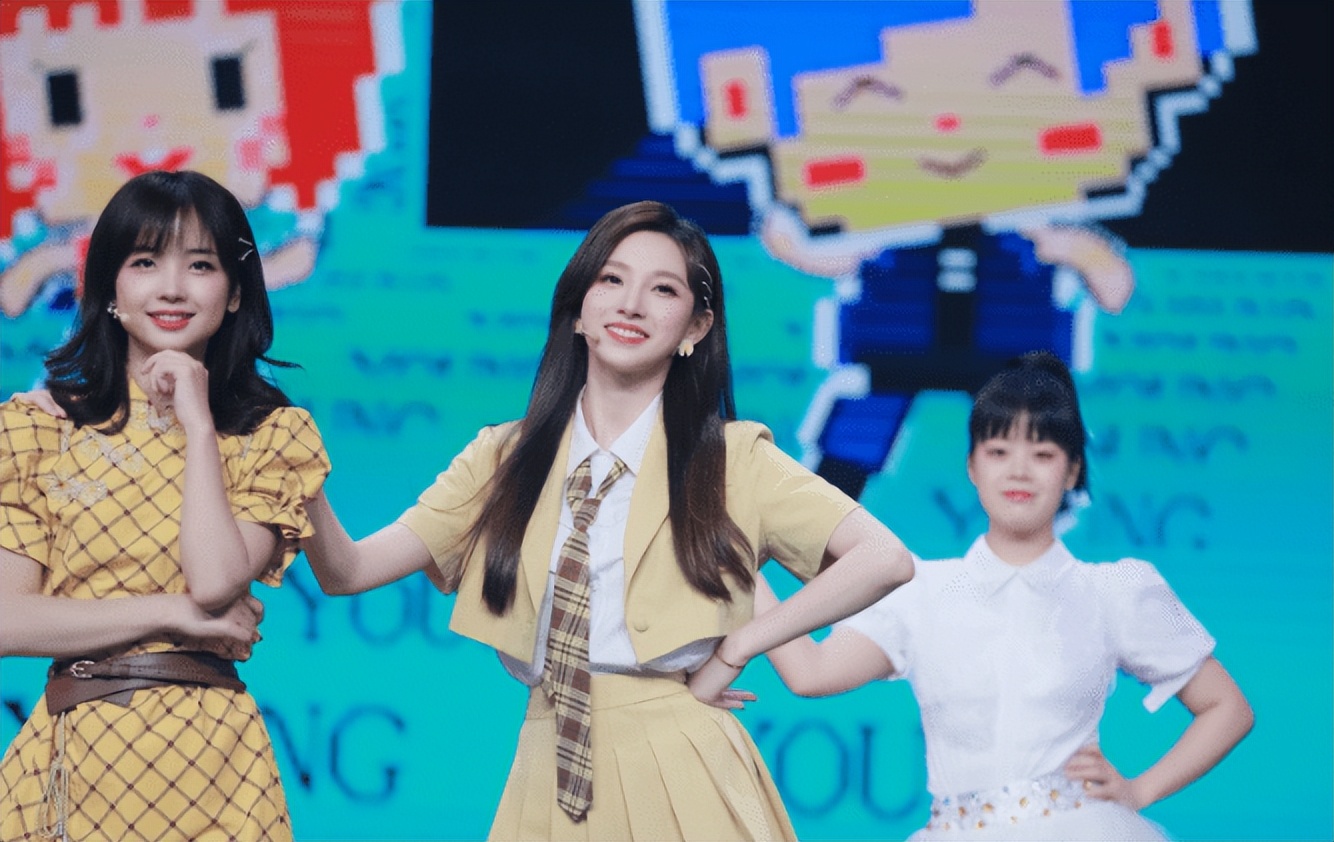 新任电台一姐战胜董卿李红,央视一姐颜值不输董卿李红