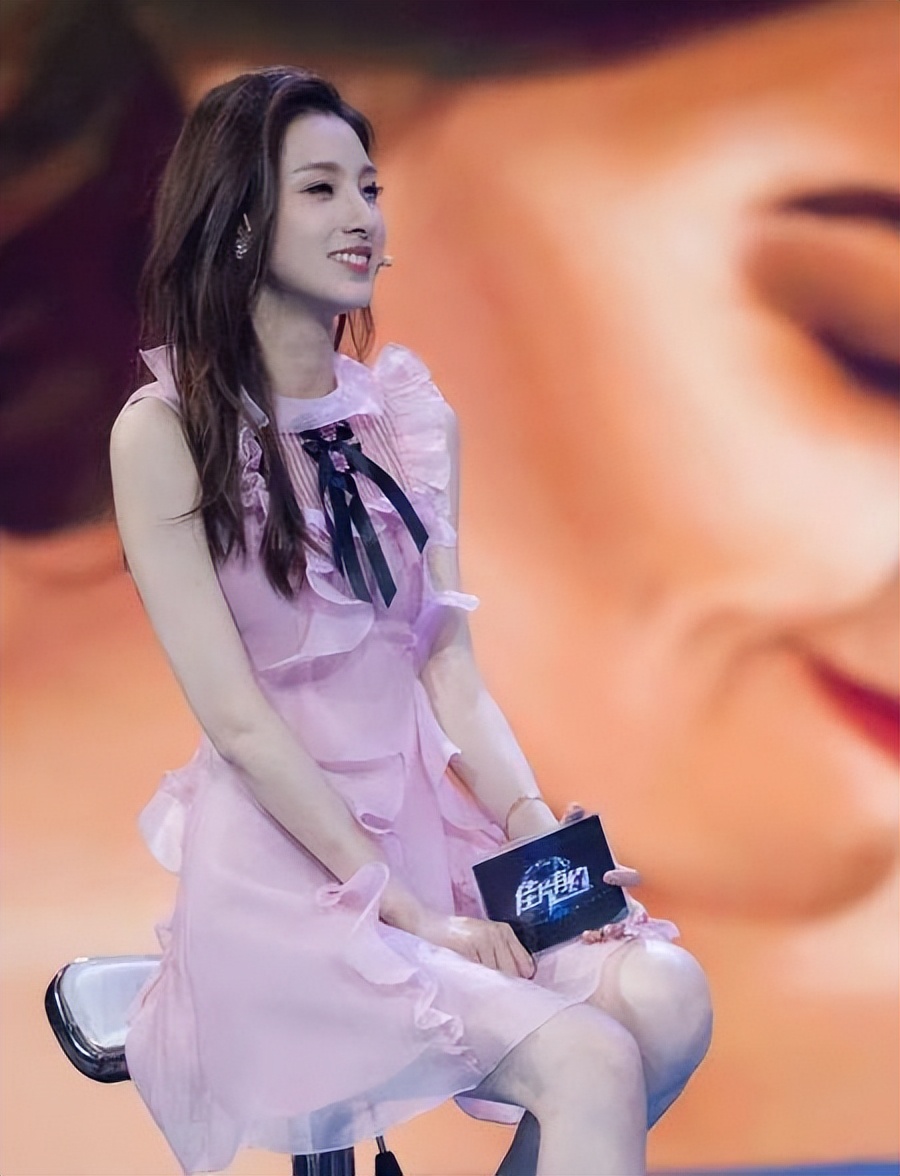 春晚主持人董卿周涛朱迅李思思,春晚主持人董卿朱迅周涛