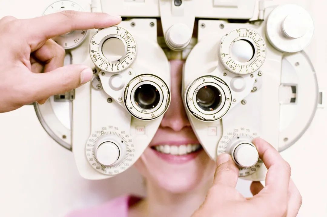 眼镜店相较于其他眼镜店的优势,眼镜店效益好吗