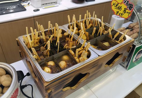 夫妻开餐饮店的流程步骤,夫妻开便利店不加盟需要投资多少