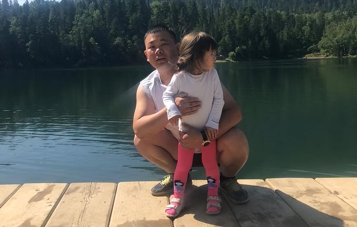 东北小伙在俄罗斯打工十年,东北小伙打工赚钱