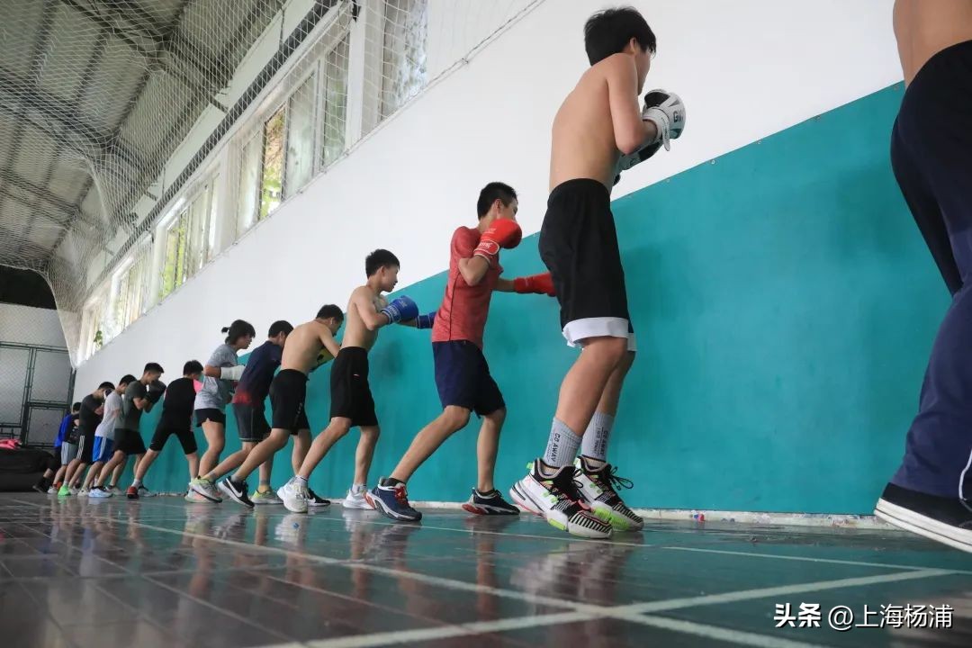 厉兵秣马奋勇向前,厉兵秣马意气风发