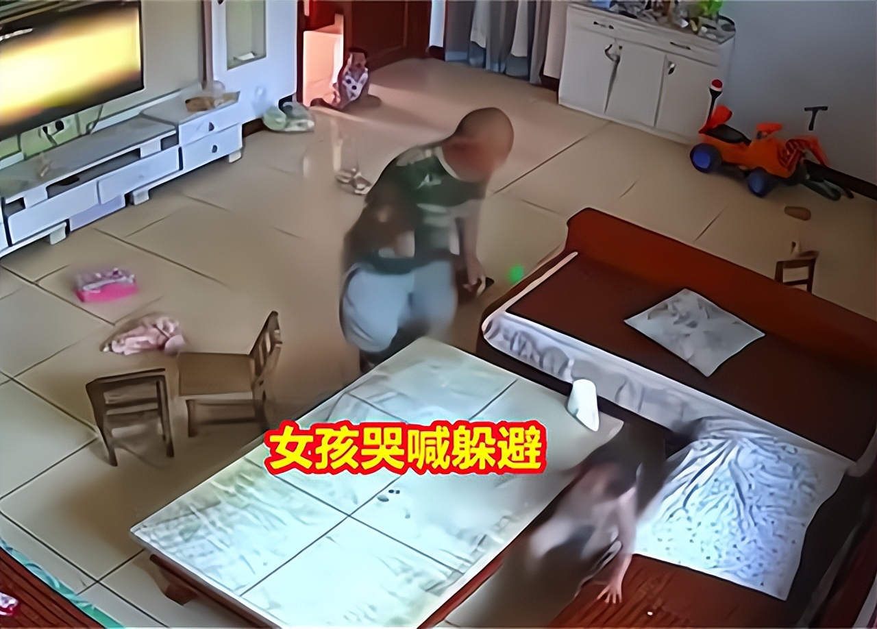 老人持斧追砍两女童被抓后续,老人持斧追砍两女童被捕