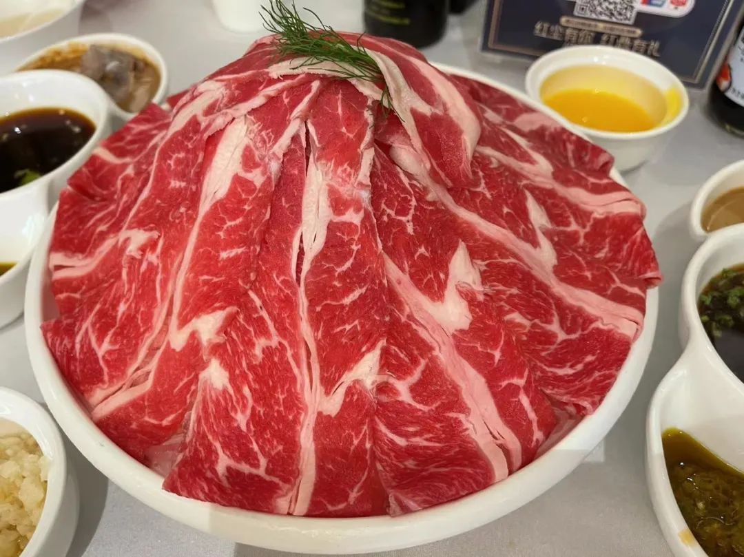 潮爸家7月17日午餐记录，武汉光谷红鼎豆捞吃火锅，牛羊肉涮起来