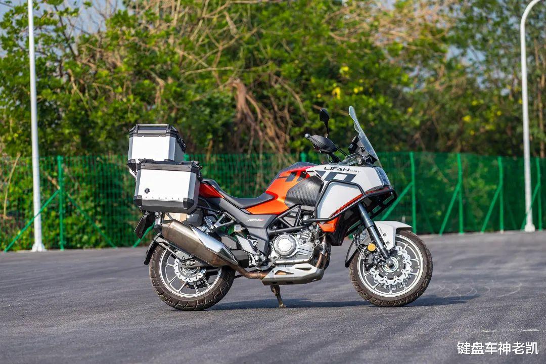 力帆平头哥摩托车,力帆平头哥400极速