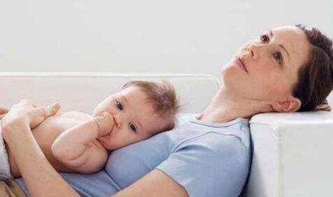 顺产后排出来像虫子一样的东西,顺产十天后下面隐约疼痛怎么回事