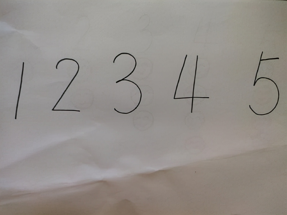 孩子总耍小脾气怎么办,小孩子脾气大爱发脾气怎么教育