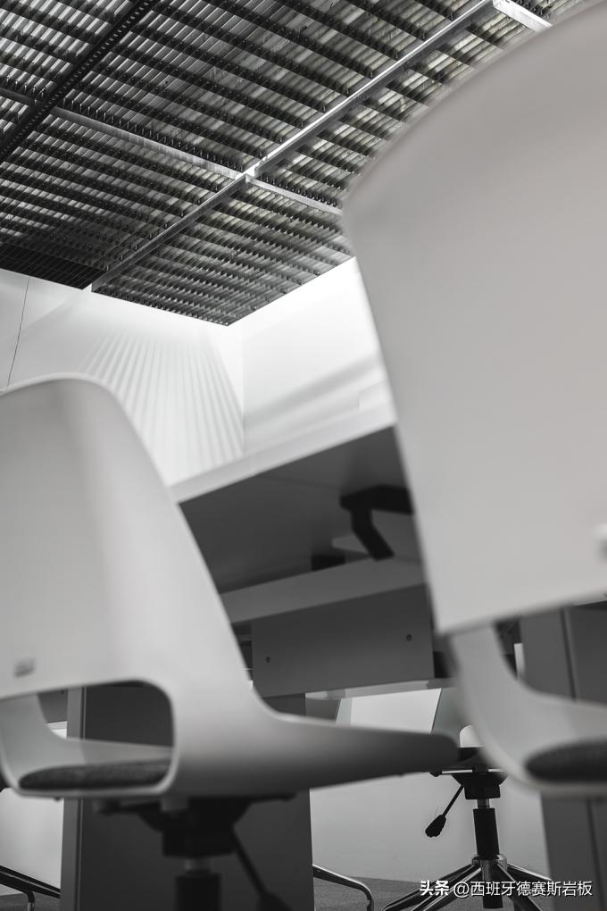 德赛斯西安办公室：极简工业风，感受纯粹