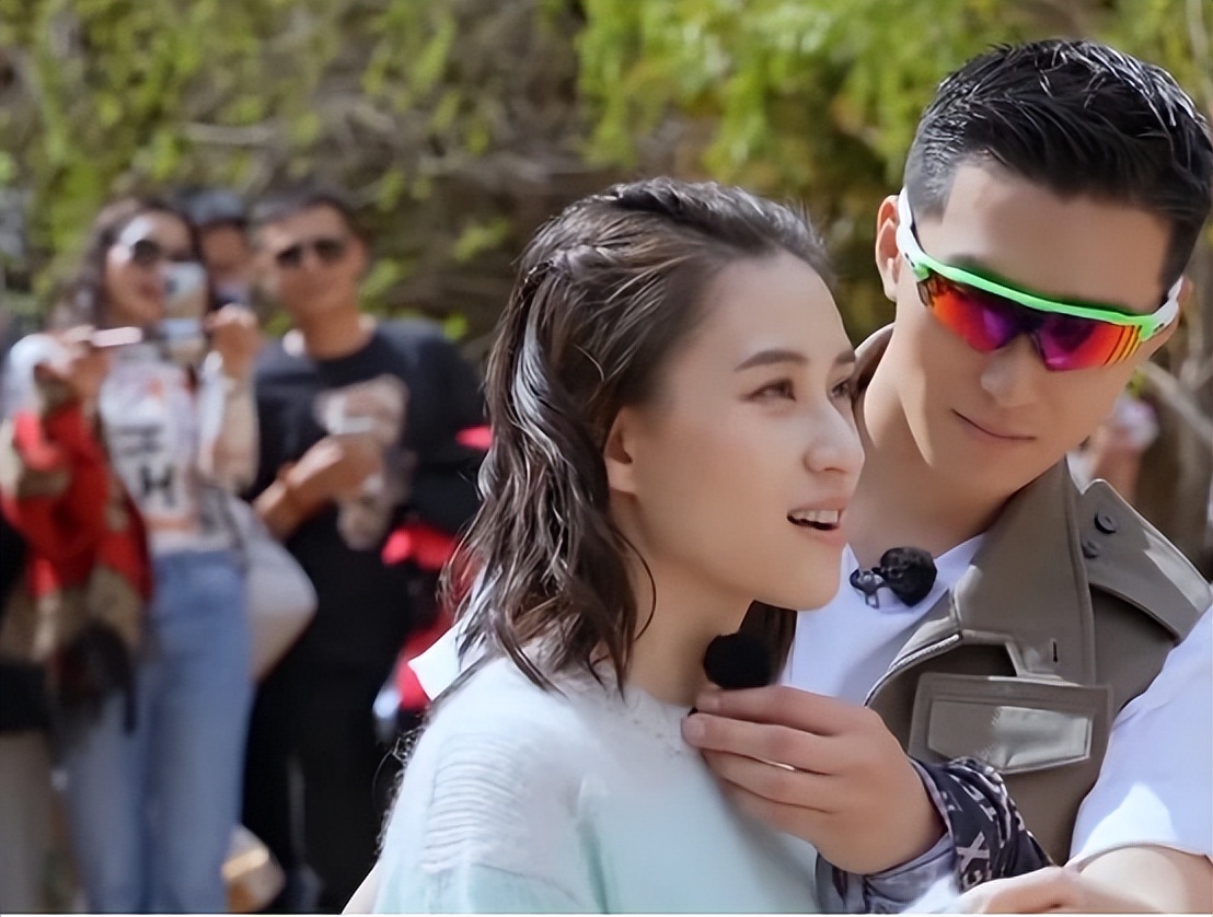 窦骁有多宠爱何超莲,窦骁为什么选择赌王千金