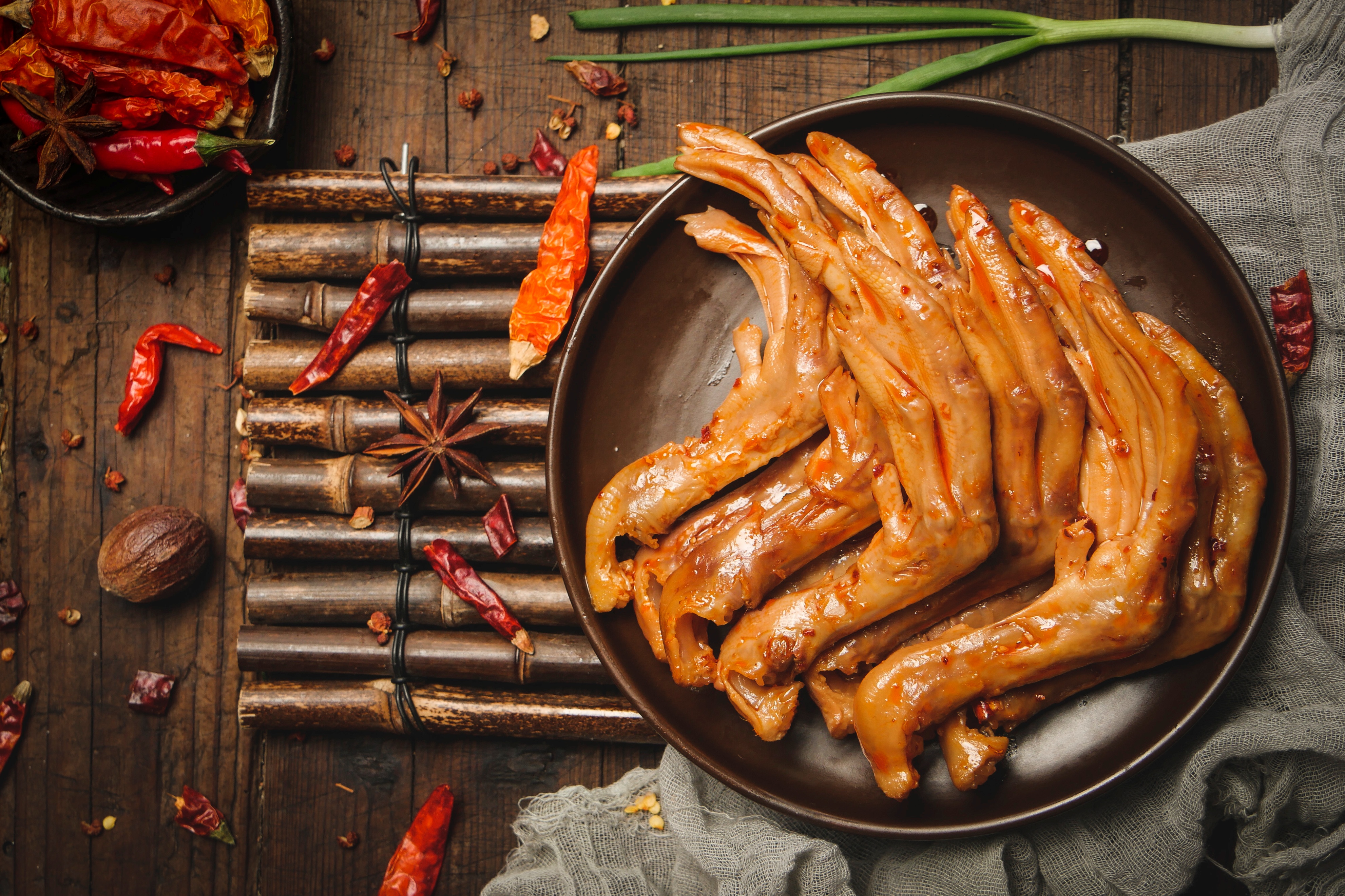 煌上煌跌了半年了能涨吗,这次煌上煌的定增是多少钱