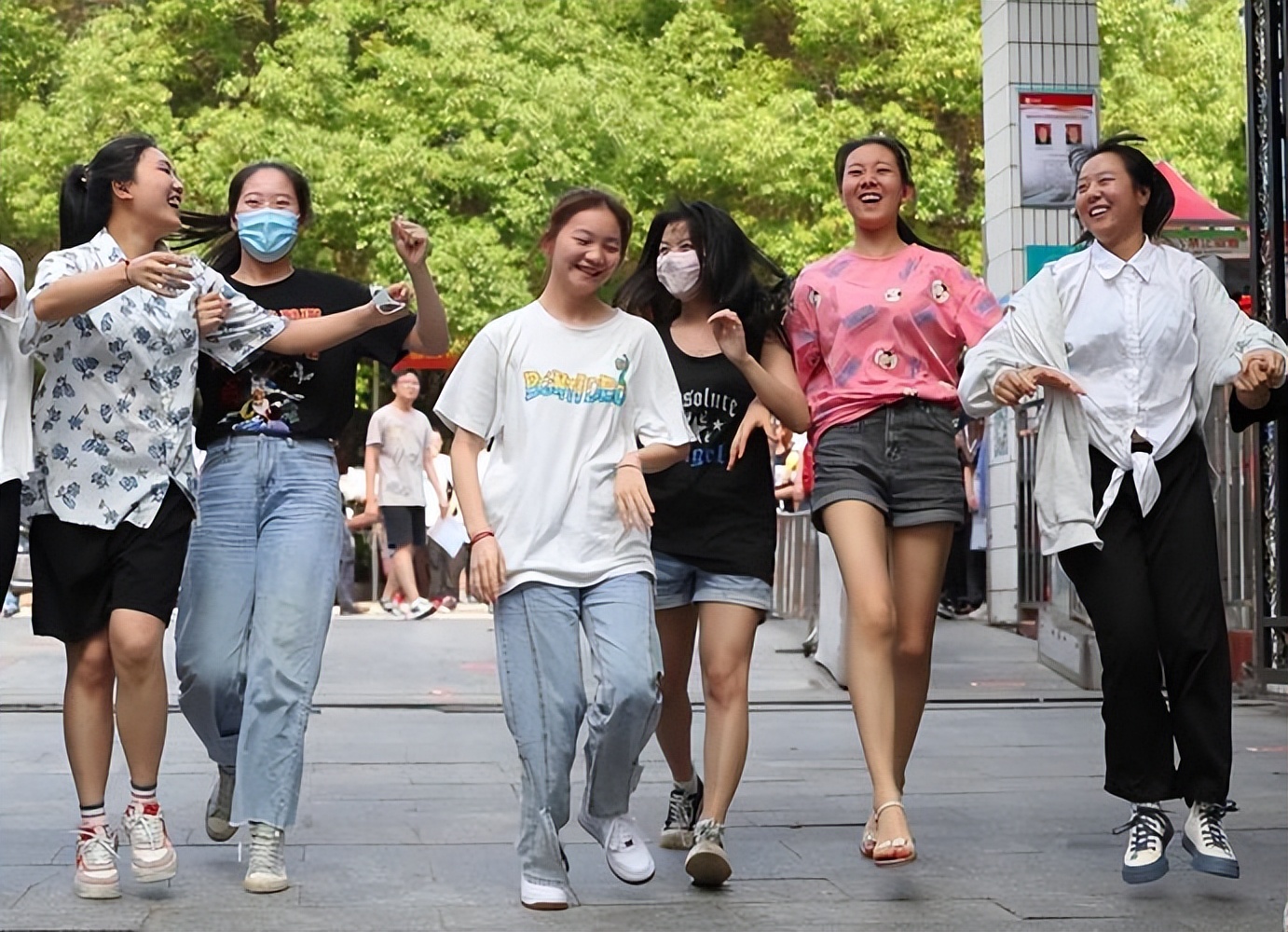 蒋多多高考零分原文,2006年落榜生蒋多多的近况