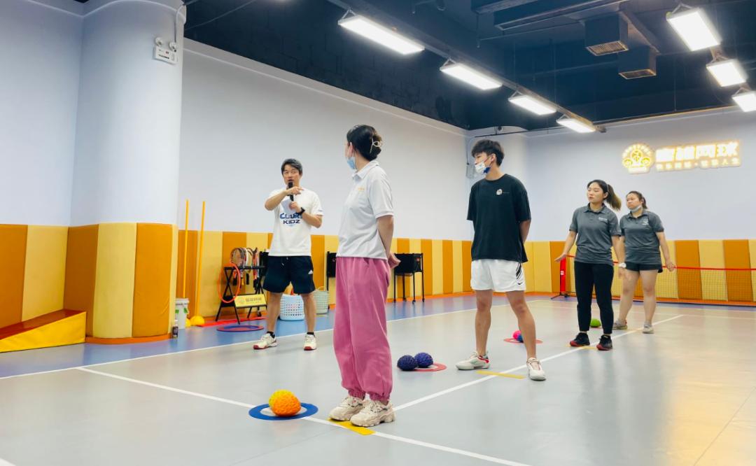 小小一只可以打网球吗？3-5岁幼儿网球启蒙课程开启宝贝们的夏天
