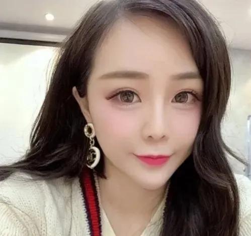 辛巴一天能挣1000万是真的吗,辛巴一天挣13亿