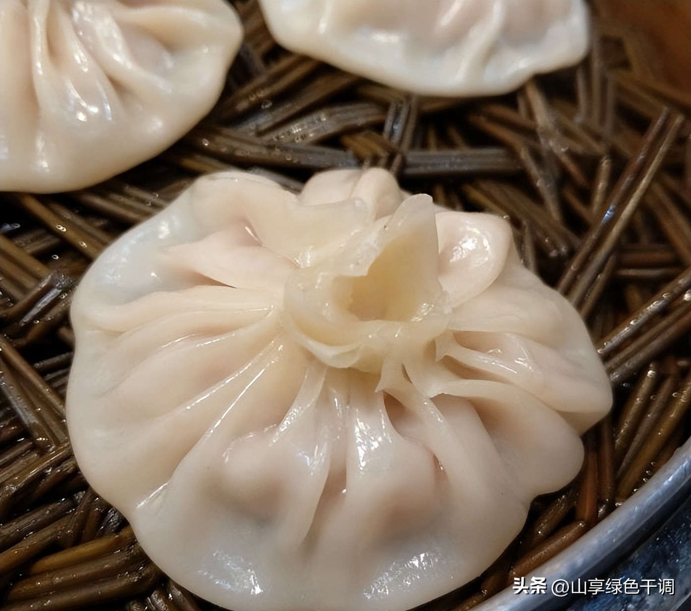 河南一家人去南京旅游，点了四道菜，看见价格：这是南京物价？