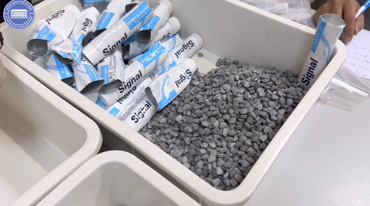 越南航空空姐被拘留,越南航空空姐事件