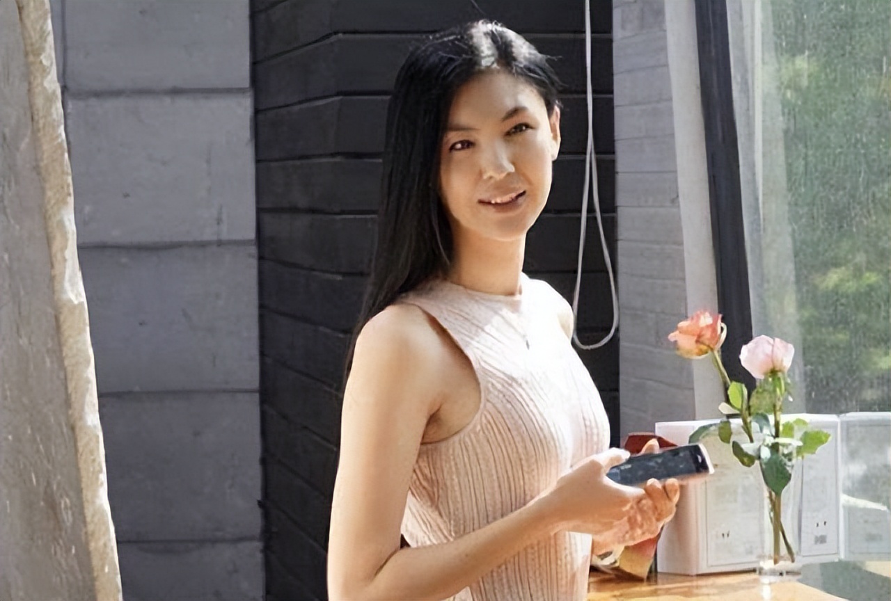 沈阳首位盲人模特,沈阳50岁女性模特