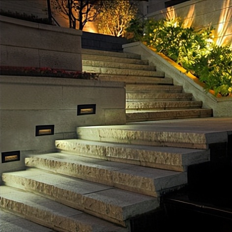 景观灯具布局要点,怎样布置庭院景观灯