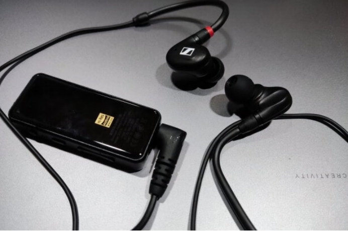 入耳式隔音有线耳机推荐,头戴式耳机排行榜前十名隔音