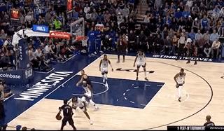 关于一只狗带领一群狼的电影,一只狗带领一群狼