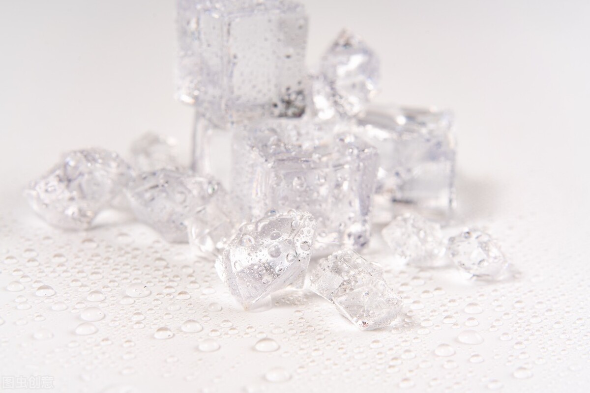 高温天气中暑之后掐人中有用吗,中暑急救喝热水