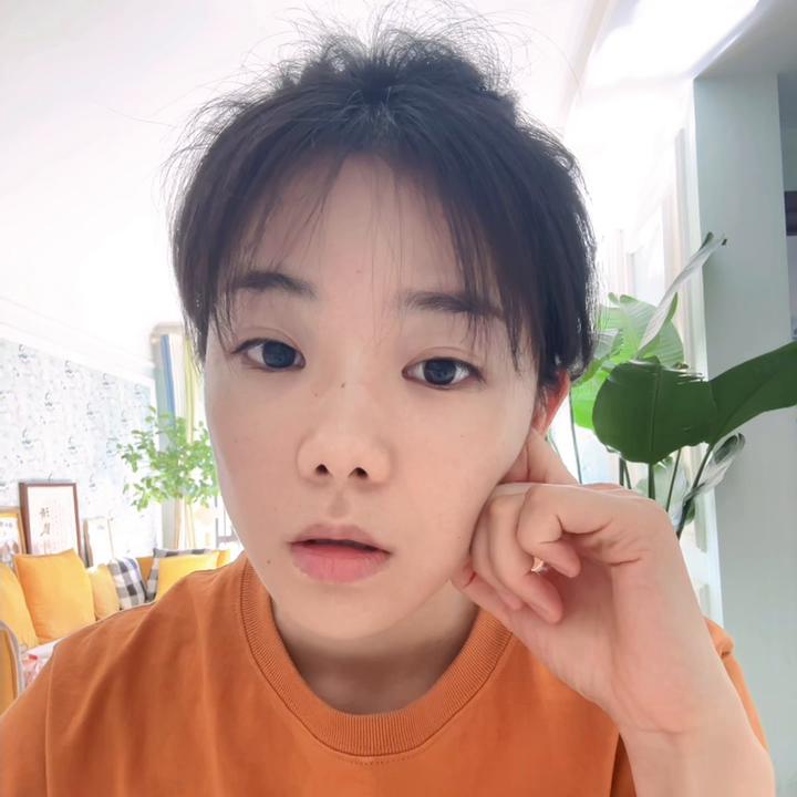 住酒店被偷拍被敲诈勒索怎么办,住酒店被偷拍敲诈酒店要负责任吗