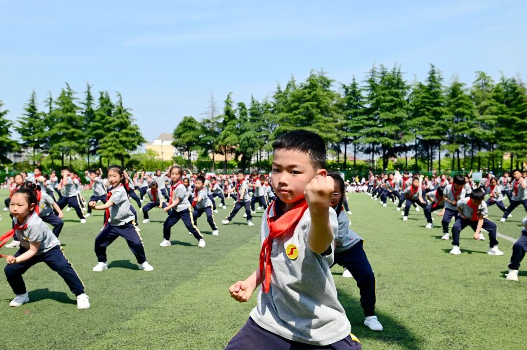 泰州中小学足球联赛,泰州智堡实验学校校运会接力赛