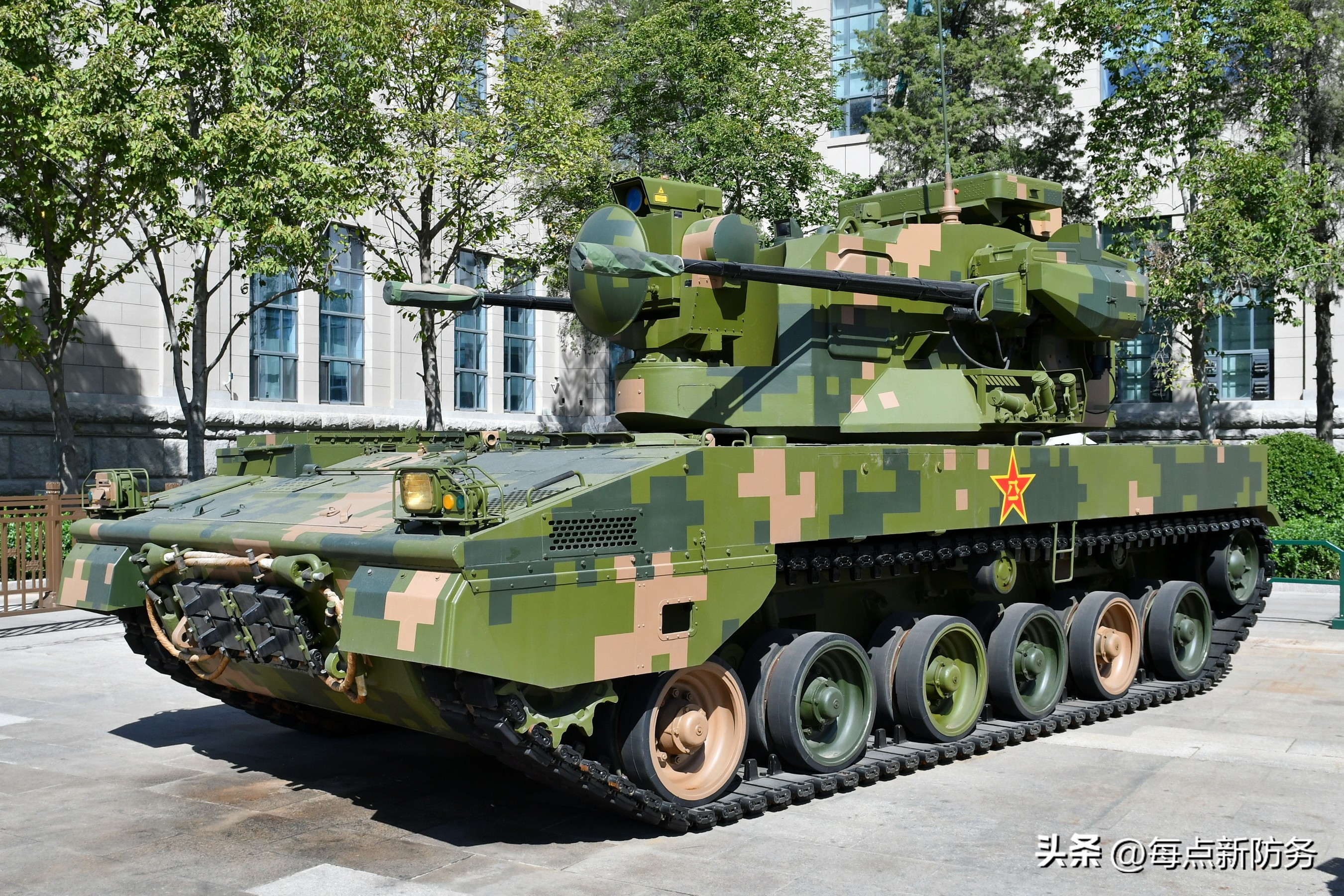 解放军军机首次绕岛巡航,解放军战机今年首度夜间巡岛