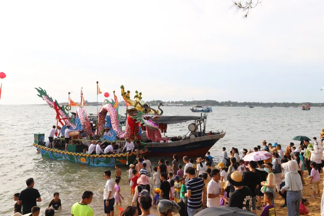海南端午习俗|儋州“泊潮海龙舟”现场超燃