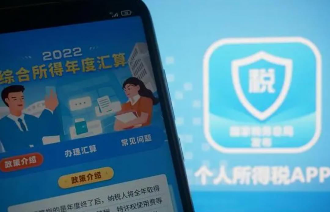 高校谈男生盗照片造谣,法治热点早知道罪大恶极