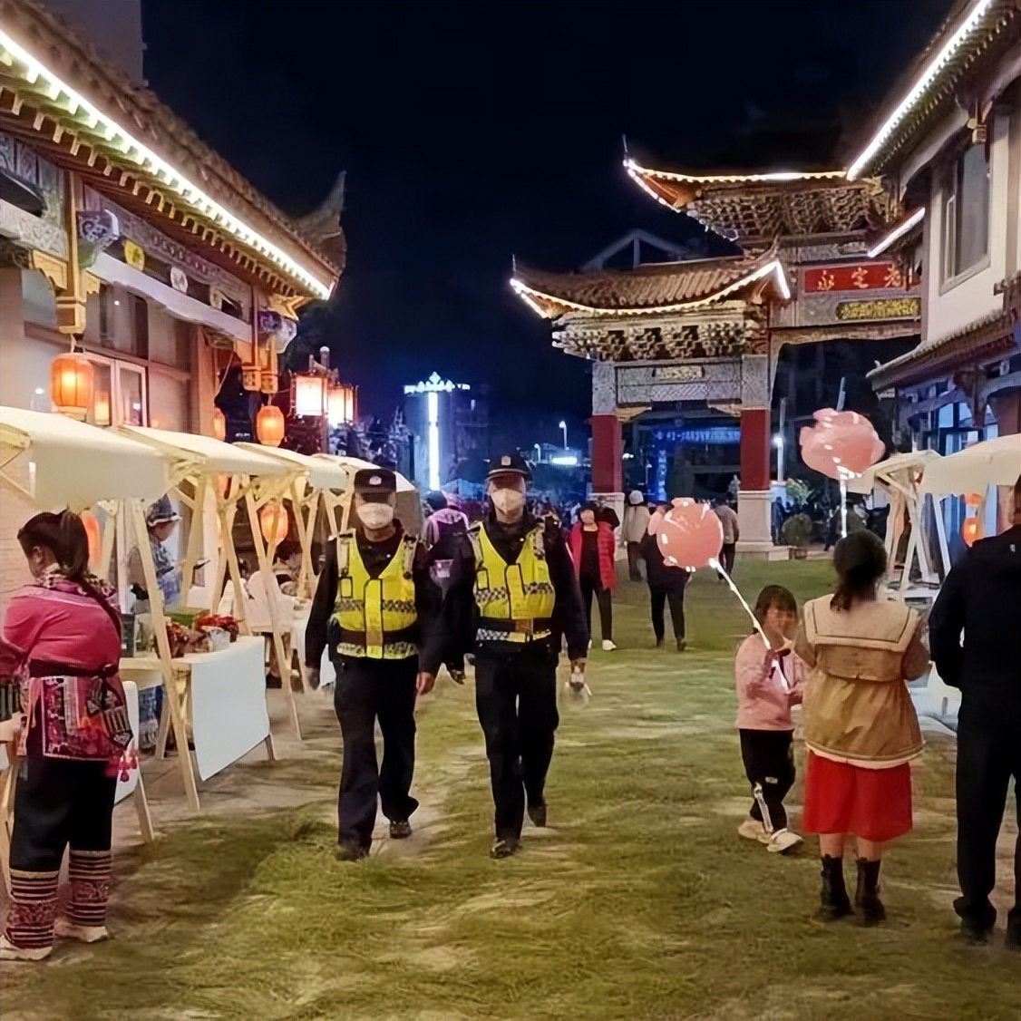 盛世烟火护航有我——永仁公安圆满完成2023年赛装节系列活动安保工作