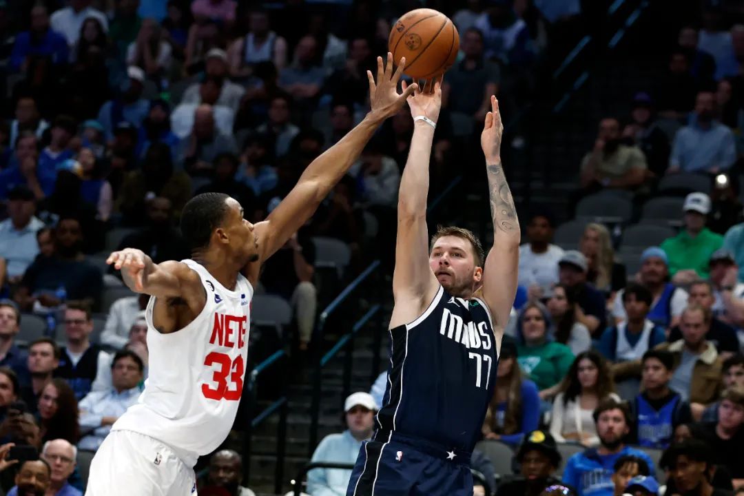 库里低迷普尔爆砍32分,每日大赛库里