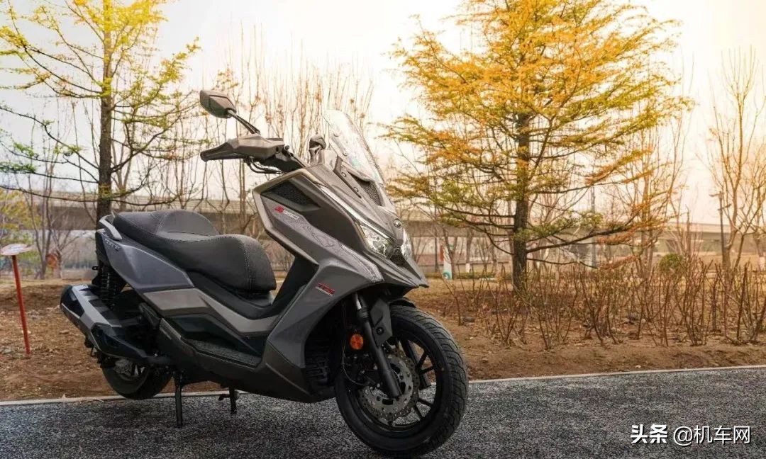 踏板300cc摩托车怎么选,350cc踏板怎么选