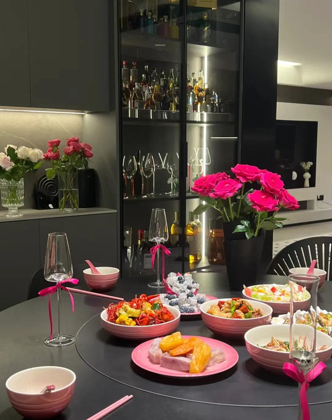 美女晒自家的豪宅装修,安徽女生的房间装修