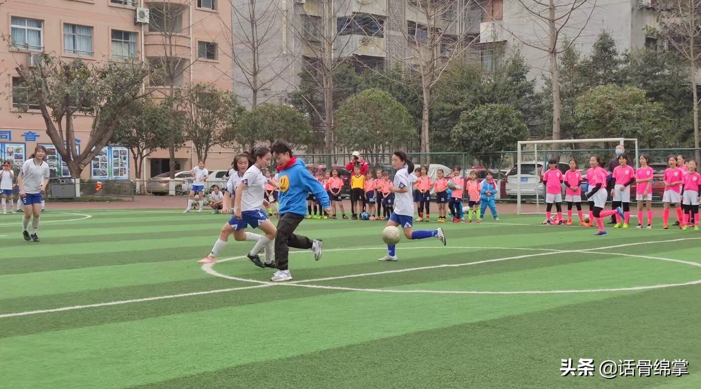 张琳艳夺冠她妈妈在干嘛,张琳艳冠军采访