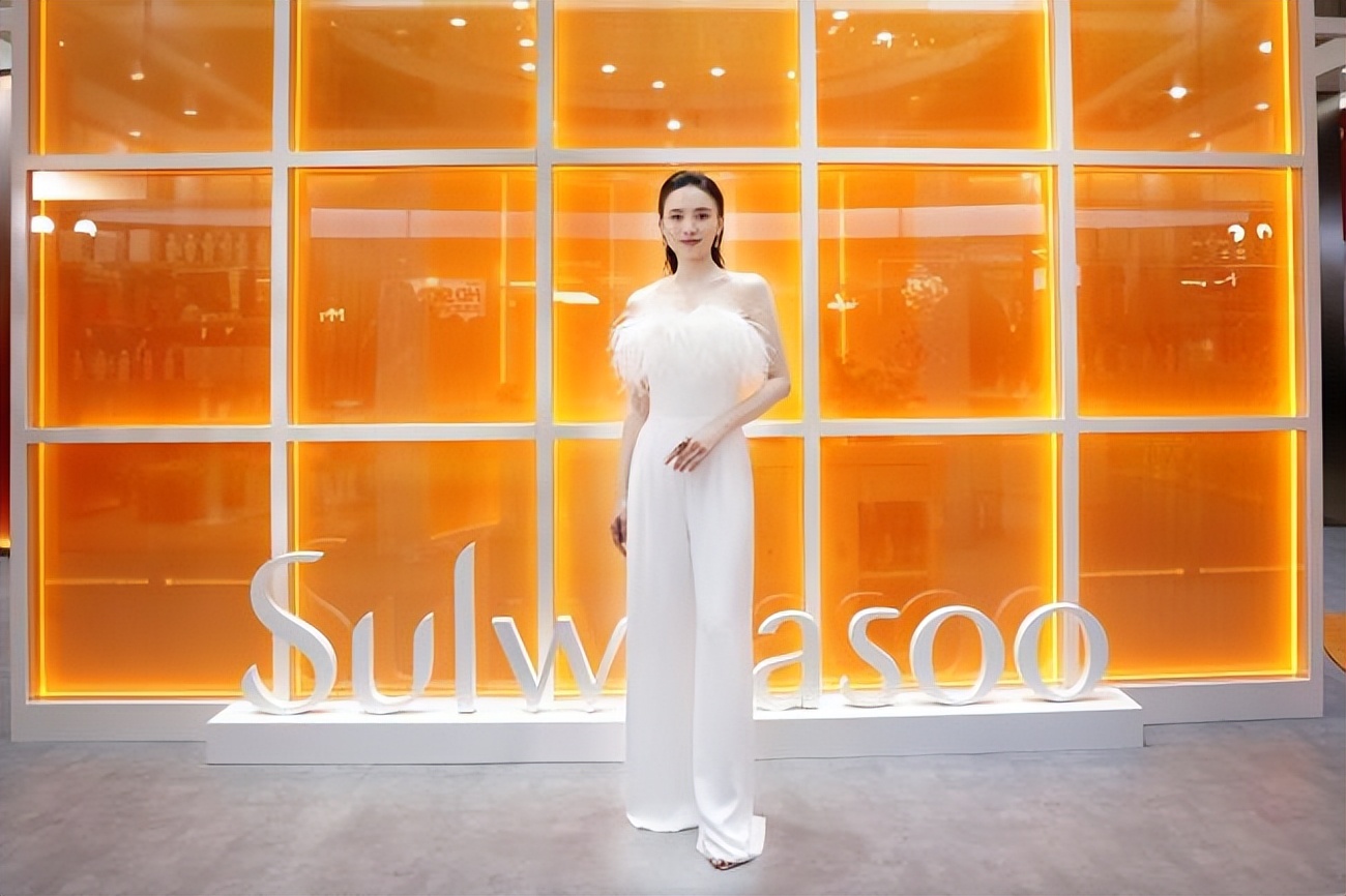 宋佳雪花秀纽约晚会,宋佳亮相西安开元雪花秀之家