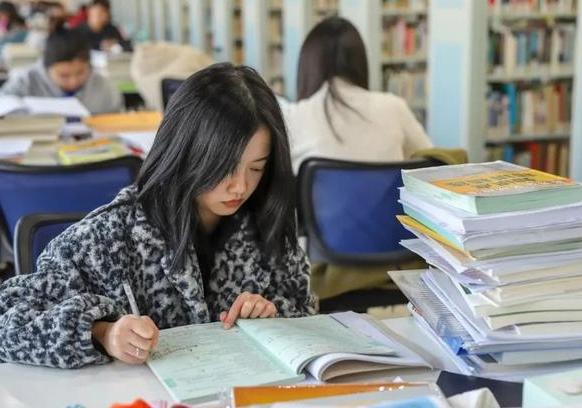 公务员晋升年龄一览表,公务员晋升年龄表出炉