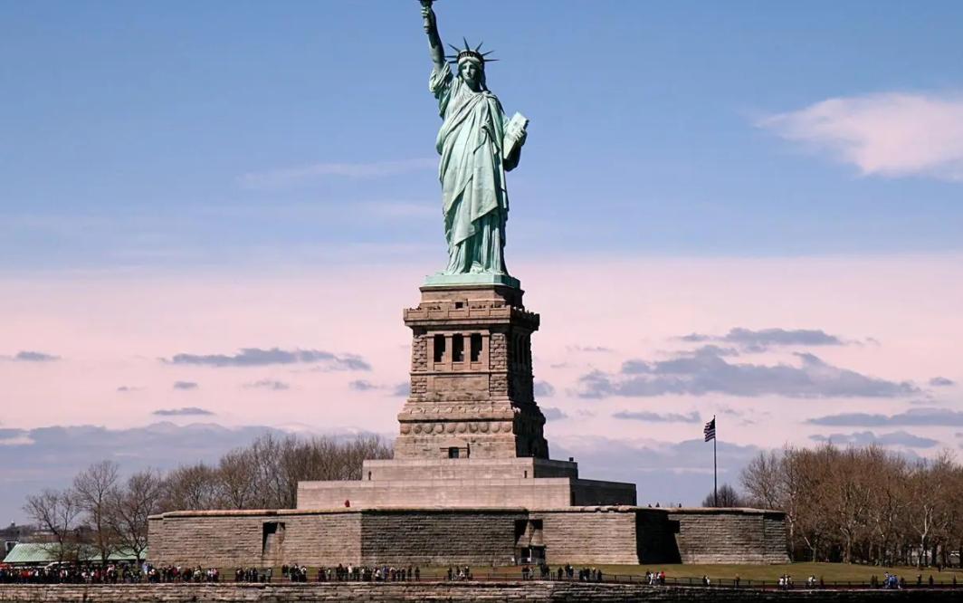 美国向中国澄清3件事，中美已在“战争边缘”？中国要“抓内鬼”