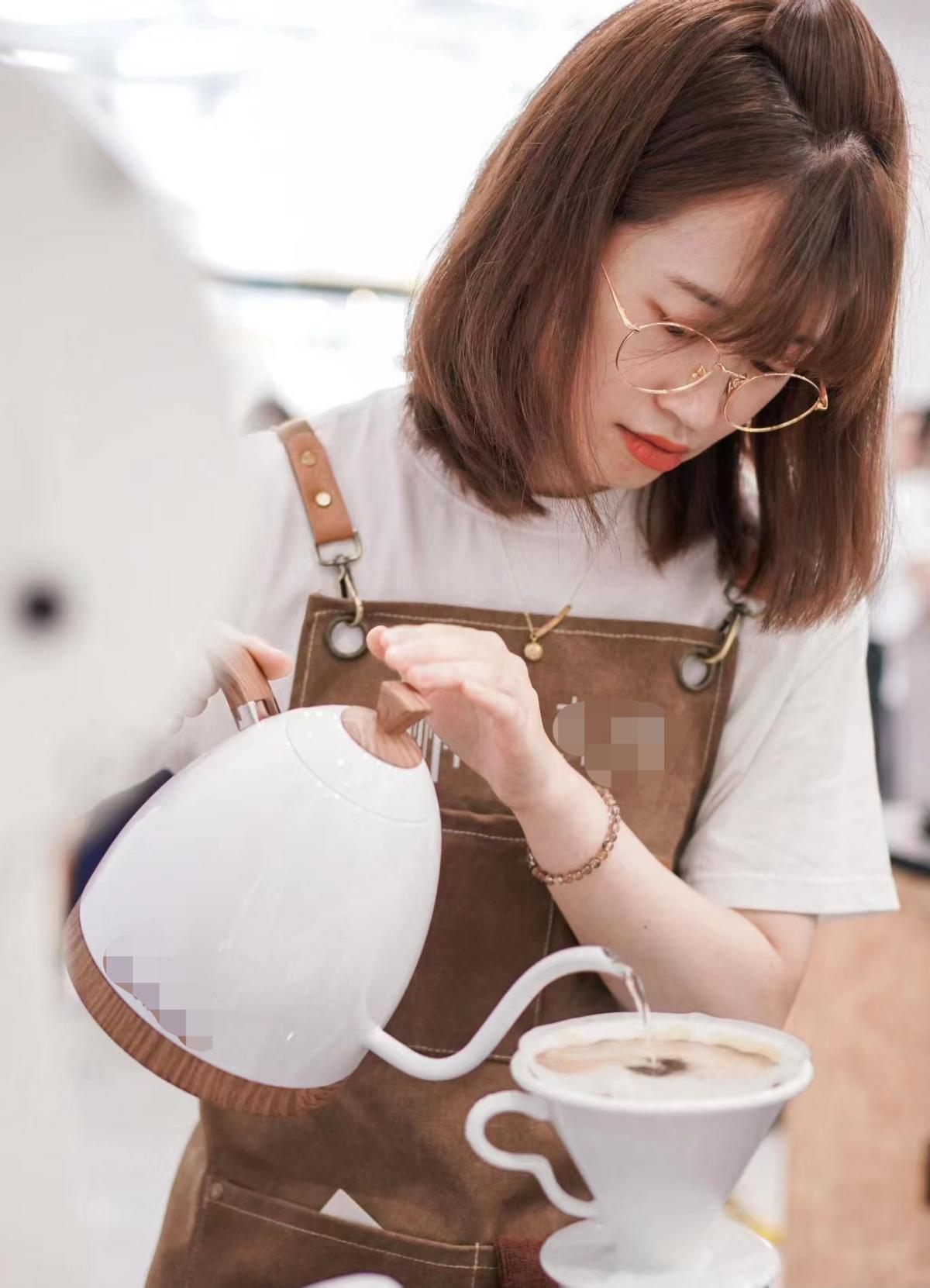 我,90后,酷爱咖啡,为了咖啡事业从银行裸辞去沪飘,累并快乐着