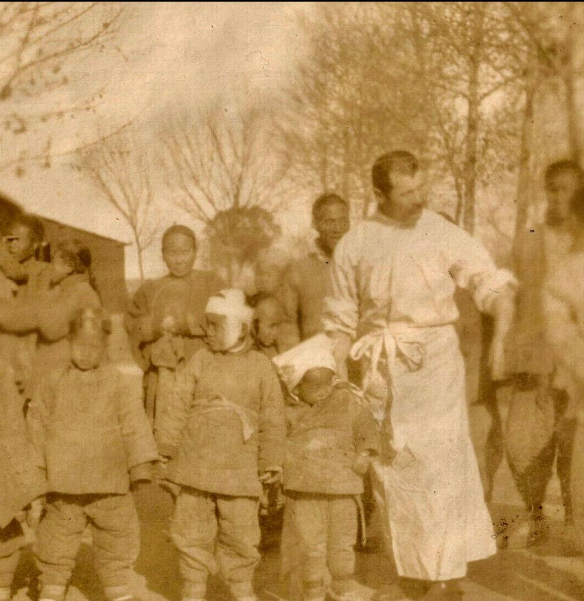 侵华日军残酷*行暴**，女子为活命脱下衣服让日本人拍摄，*辱侮**至死3