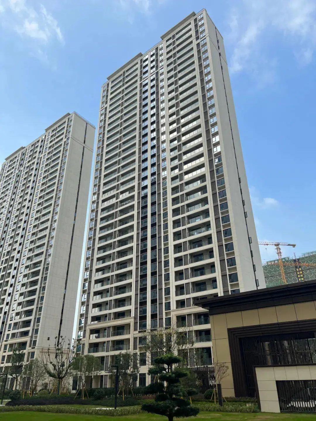 安置房质量秒杀商品房,安置房铝板外立面