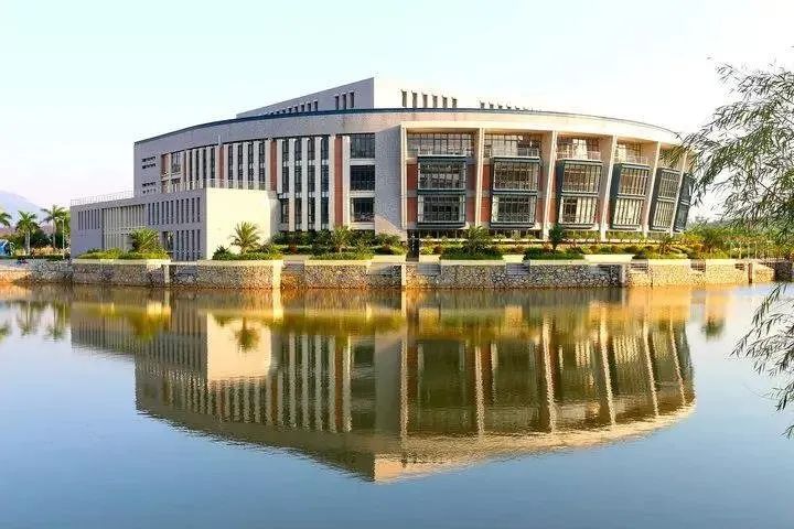 超委屈！这8所公办大学，因为3个原因，竟被误认为是民办？