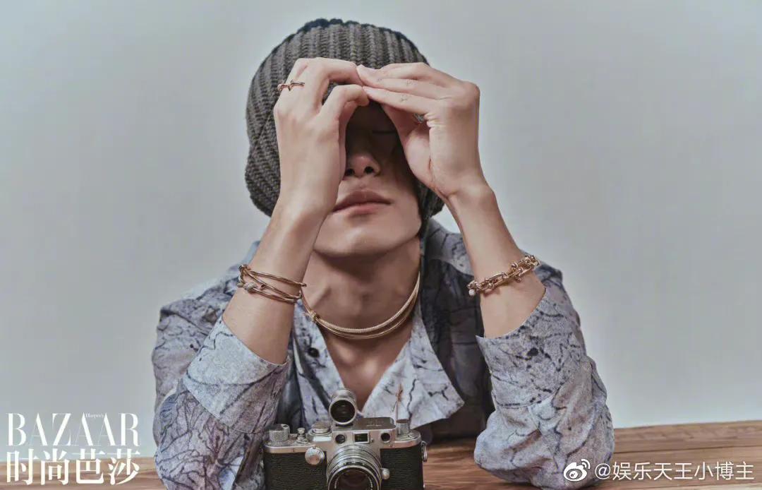 时尚芭莎肖战银发造型高清,肖战登时尚芭莎封面人物