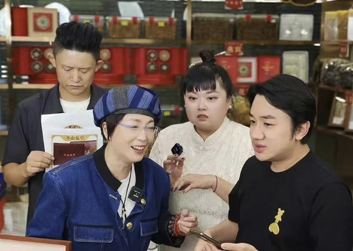 陈嘉佳直播间现场直播卖货,陈嘉佳从tvb到带货网红