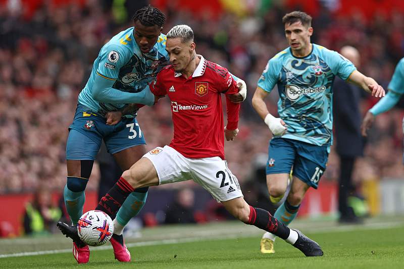 曼联1亿标王主场首秀,曼联0-1埃弗顿受伤